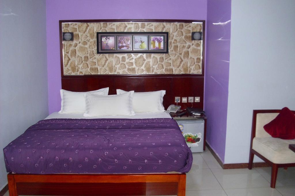 Grand Venice Transit Apartments Лагос Номер фото