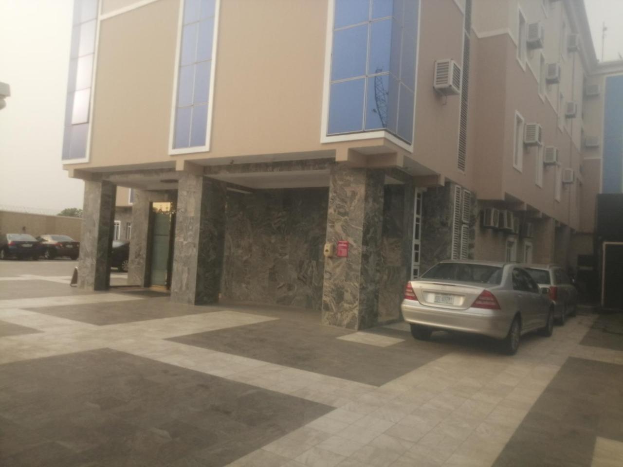 Grand Venice Transit Apartments Лагос Экстерьер фото