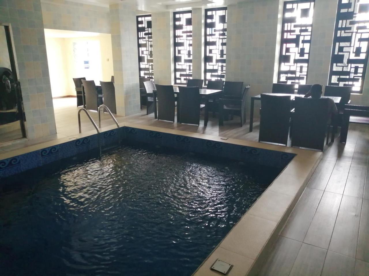 Grand Venice Transit Apartments Лагос Экстерьер фото