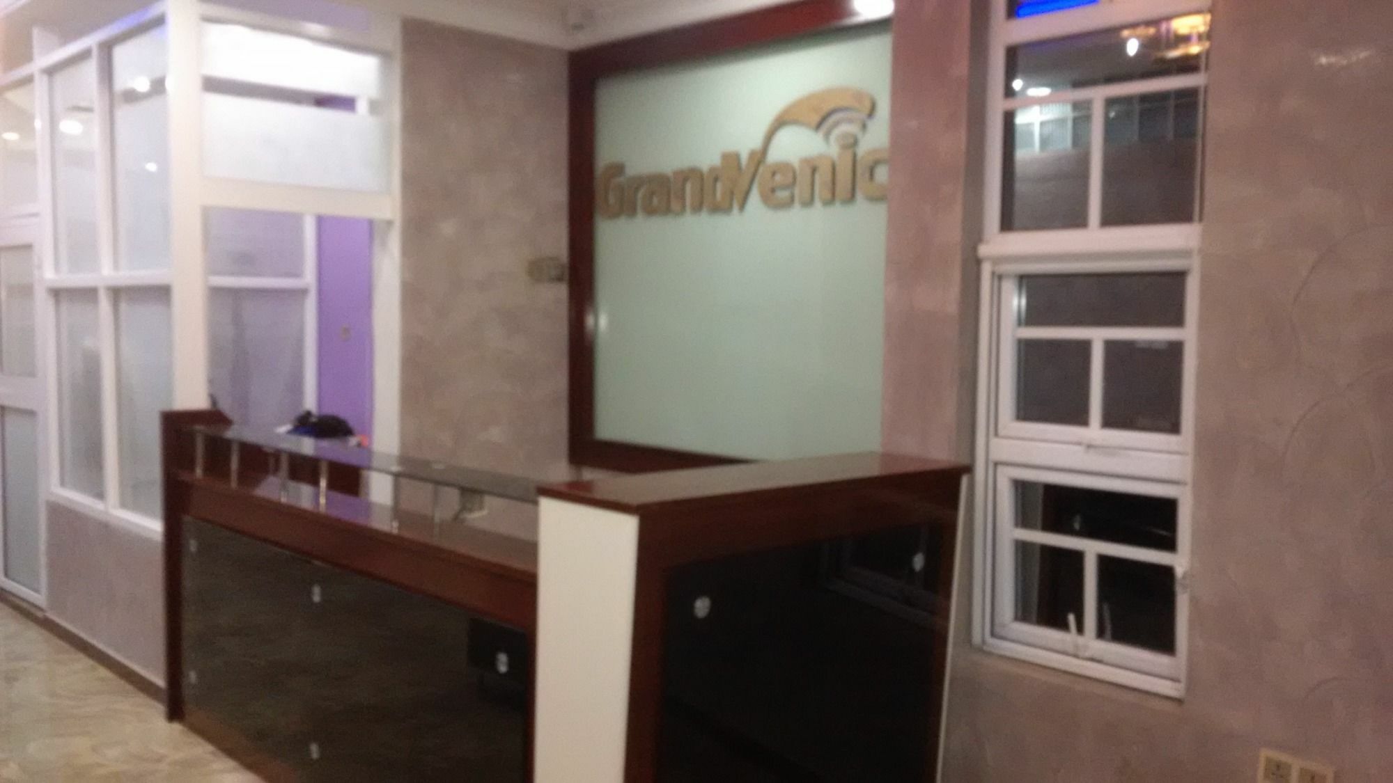 Grand Venice Transit Apartments Лагос Экстерьер фото